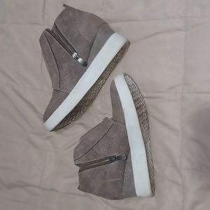 Brown wedge womens sneakers size 7